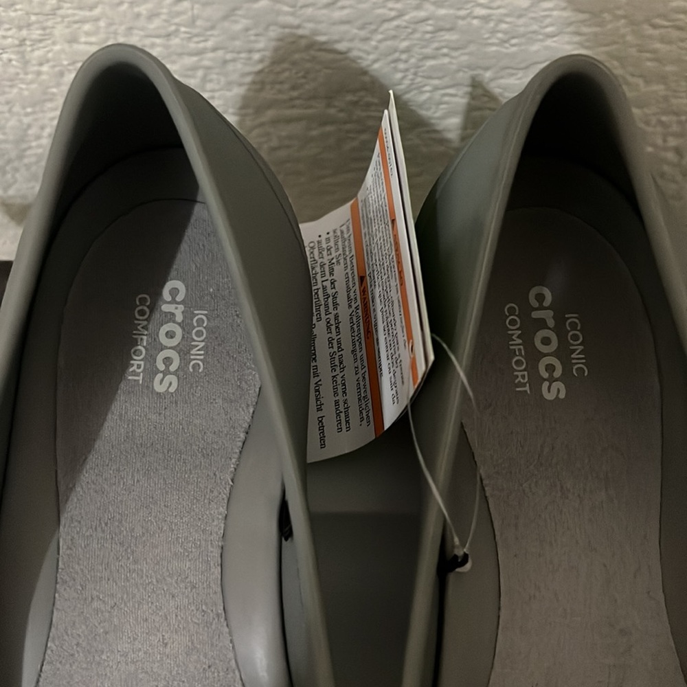 Crocs Flats - Picture 3 of 6